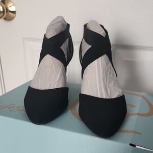 Life Stride Black Crisscross Heels